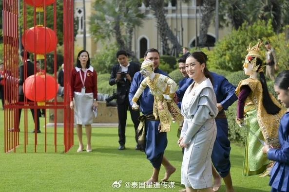 轮的对决确